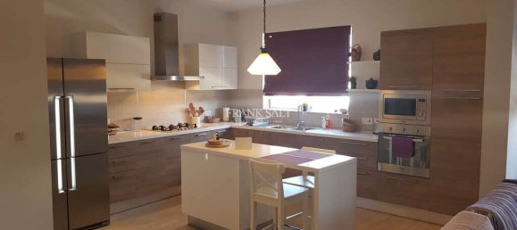 3 bedrooms Maisonette in Qormi, Malta No. 8958 3