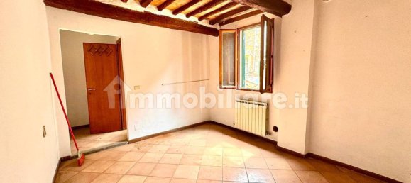 1 bedroom Apartment in Montevarchi, Italy No. 323846 4