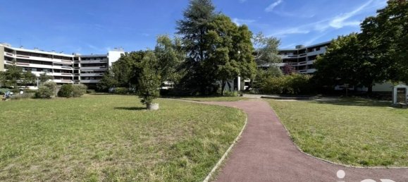 2 bedrooms Apartment in Nanterre, France No. 170408 19