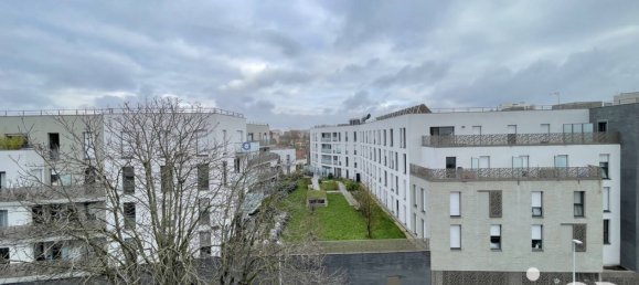 2 bedrooms Apartment in Nanterre, France No. 170408 15
