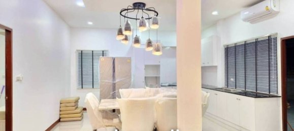 4 bedrooms Villa in Pattaya, Thailand No. 17705 2