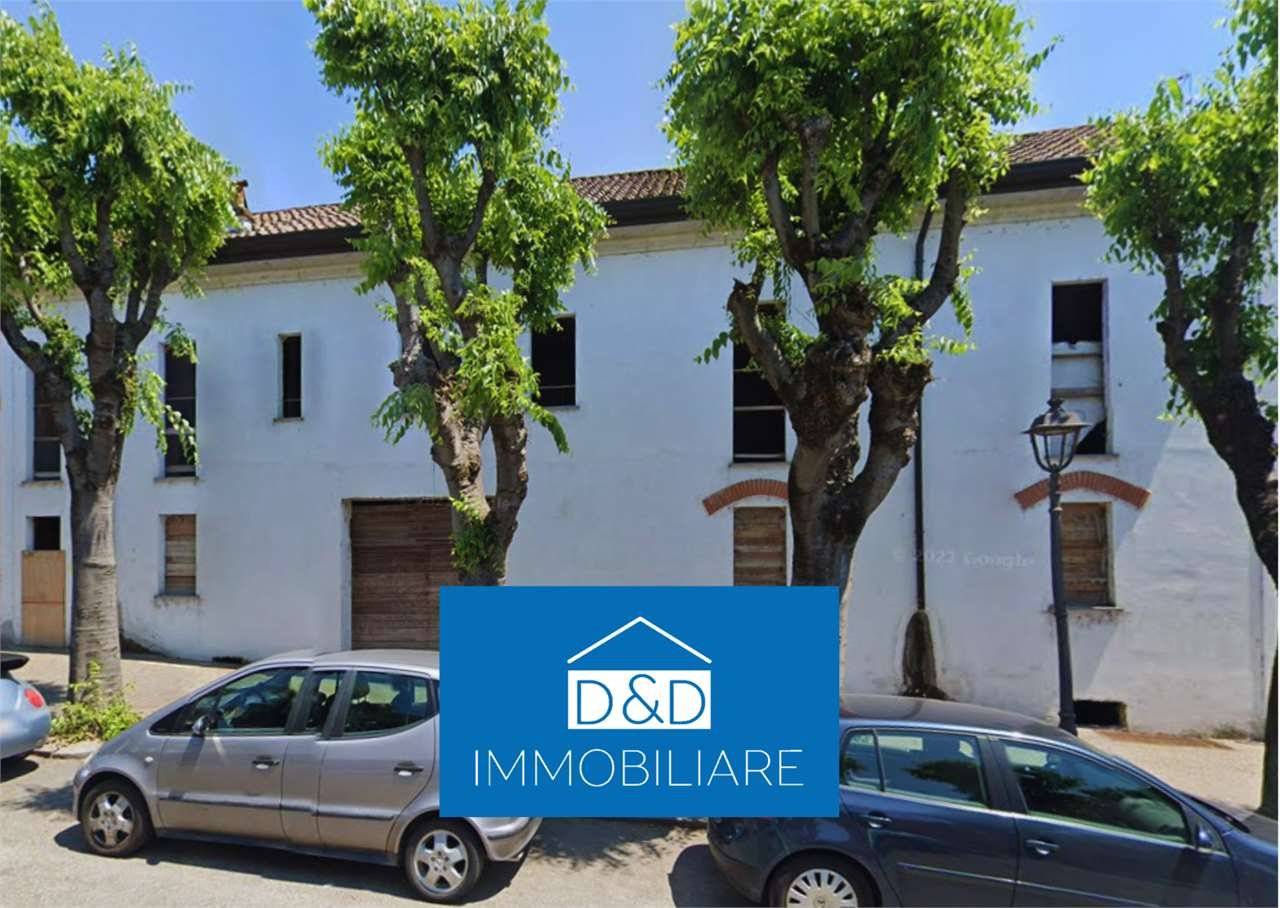 24 bedrooms Building in Valenza, Italy No. 209440