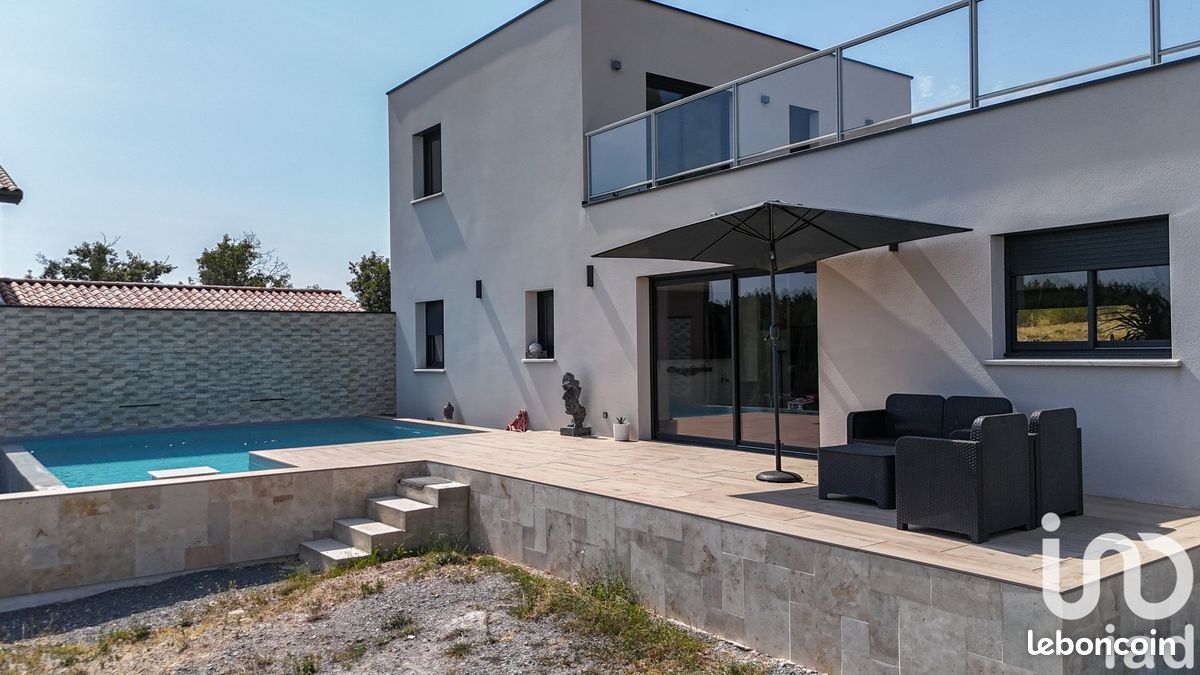 3 غرف نوم فيلا في Vals-les-Bains, France رقم 335397