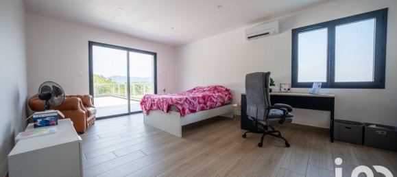 3 غرف نوم فيلا في Vals-les-Bains, France رقم 335397 7