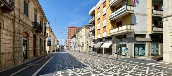 2-salle Propriété commerciale à Lanciano, Italy No. 125728 8