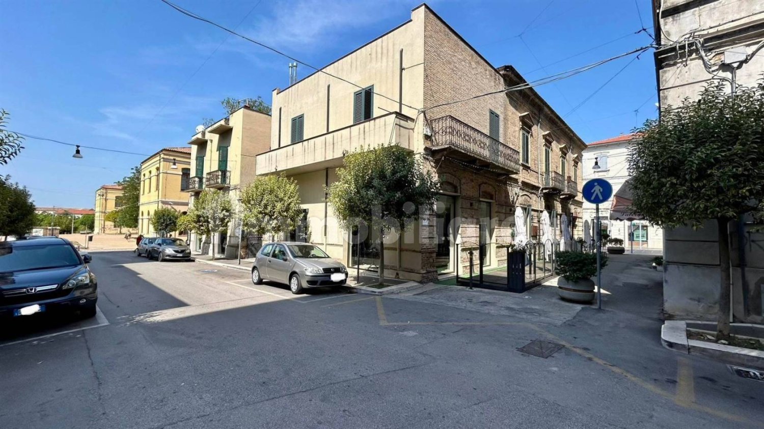 2-salle Propriété commerciale à Lanciano, Italy No. 125728