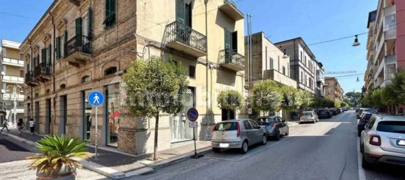 2-salle Propriété commerciale à Lanciano, Italy No. 125728 3