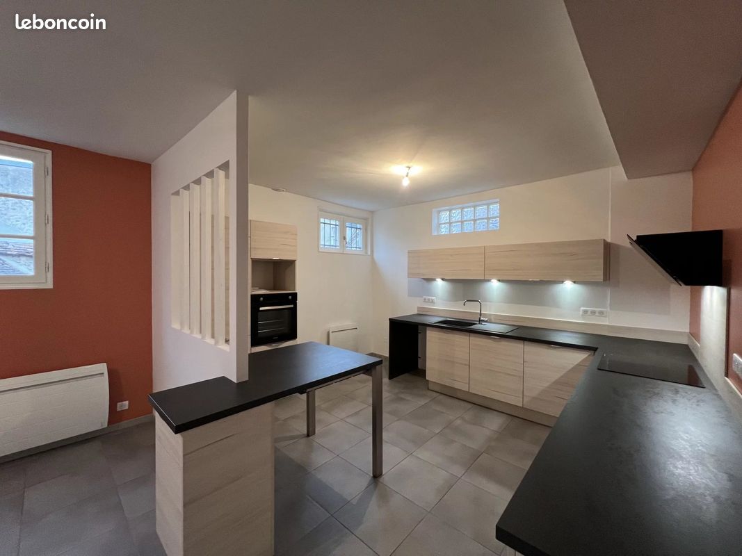 3 chambres Appartement à Auxerre, France No. 258362