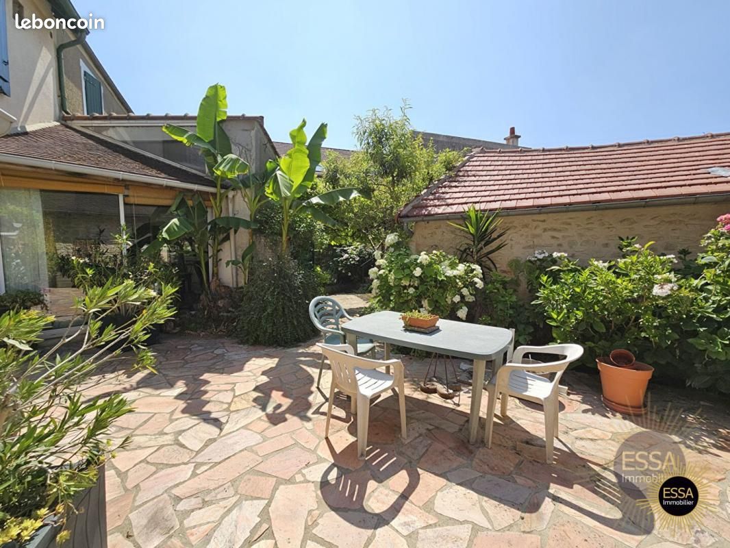 4 bedrooms House in Noisy-le-Roi, France No. 331577