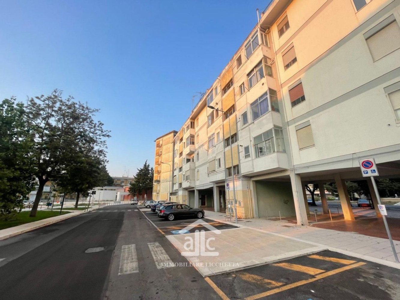 Apartamento de 3 dormitorios en Lecce, Italy No. 312446