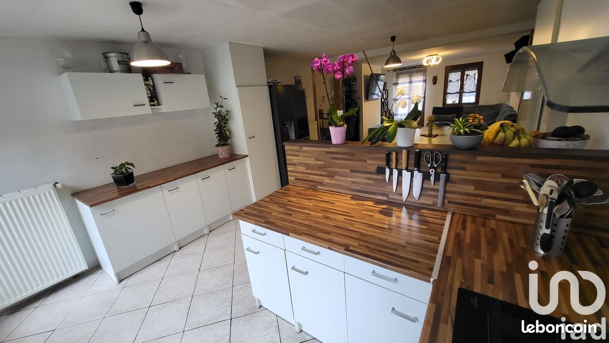 4 Schlafzimmer Haus in Verrieres, France, Nr. 262313