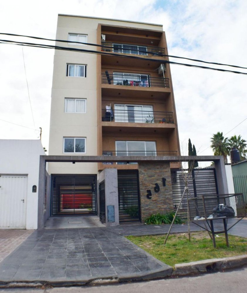 Studio in Moron, Argentina No. 100132