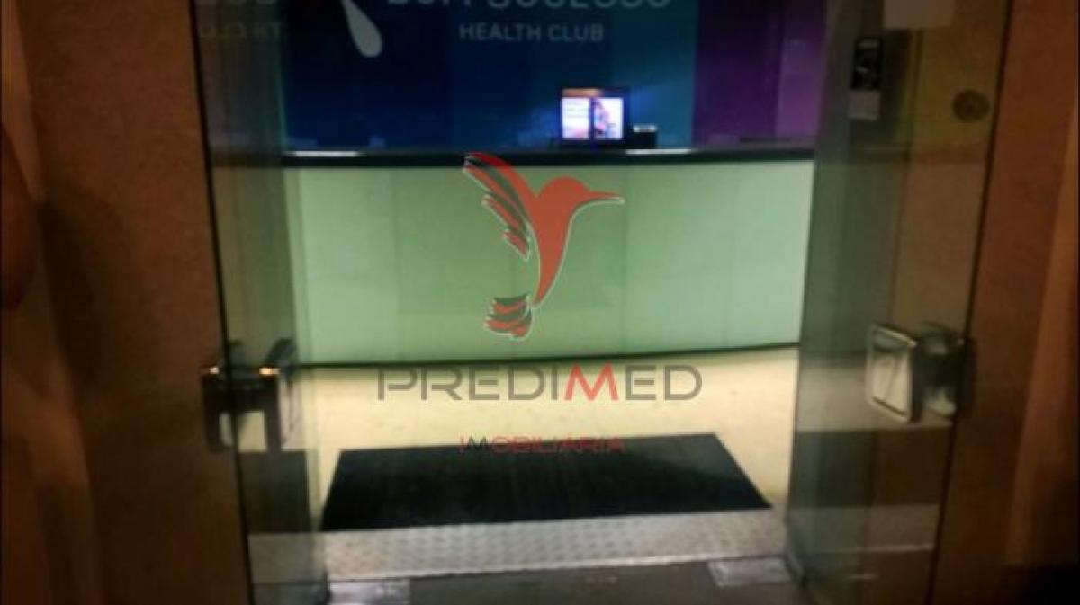 2200m² Shop in Porto, Portugal No. 8080