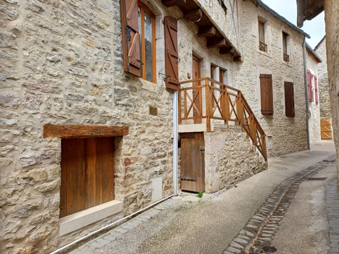 2 bedrooms Castles in Villeneuve, France No. 332161