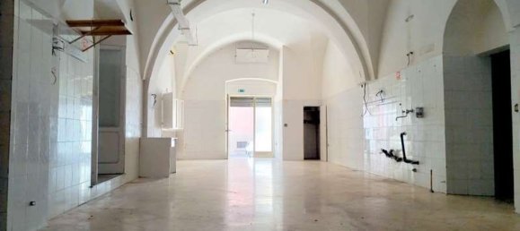  عقار تجاري في Gravina in Puglia, Italy 160متر مربع رقم 39571 8