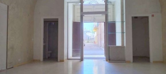  عقار تجاري في Gravina in Puglia, Italy 160متر مربع رقم 39571 4