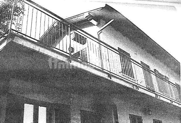 3 bedrooms House in Castelveccana, Italy No. 261875