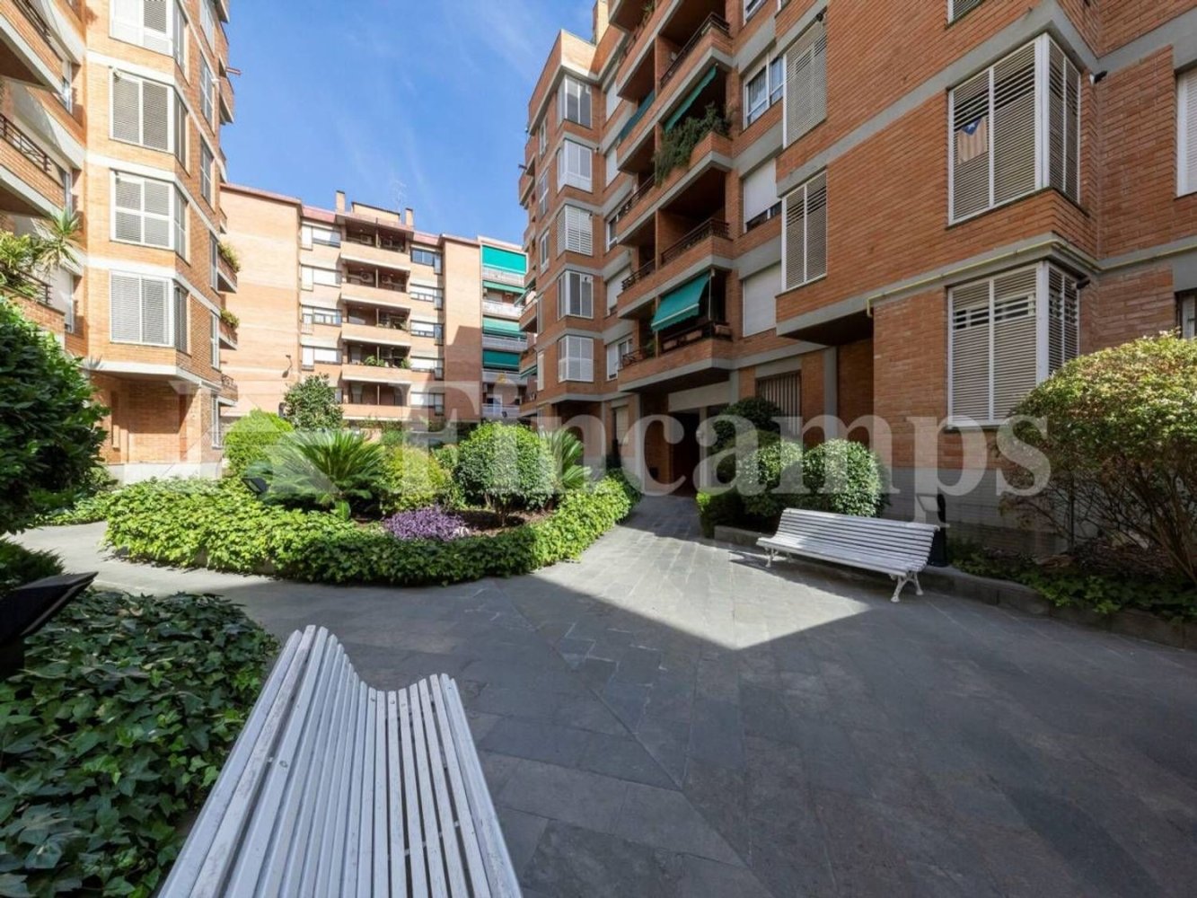 4 bedrooms Apartment in Sabadell, Spain No. 251790