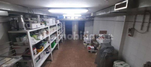 1-Zimmer Gewerbliche Immobilie in Rome, Italy, Nr. 169758 9