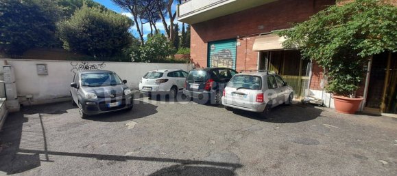 1-Zimmer Gewerbliche Immobilie in Rome, Italy, Nr. 169758 2