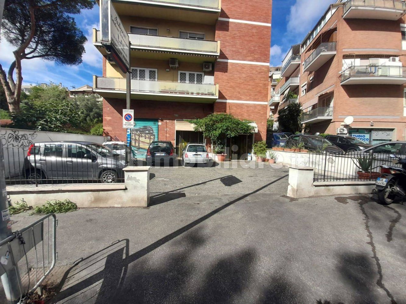 1-Zimmer Gewerbliche Immobilie in Rome, Italy, Nr. 169758