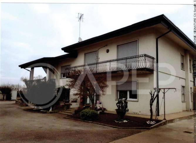 3 bedrooms House in Camposampiero, Italy No. 293381