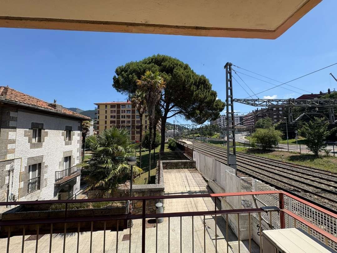 4 bedrooms Apartment in Alava, Spain No. 191354