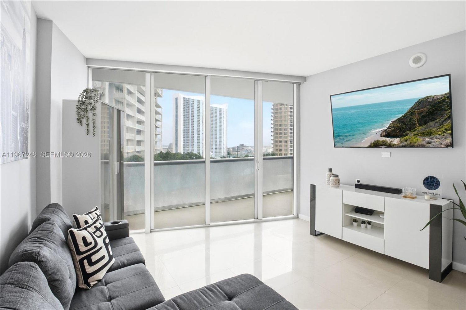 1 dormitorio propiedad comercial en venta en Miami, Miami-Dade, Florida, USA № 614440