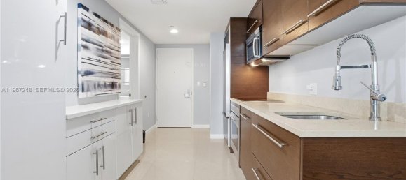 1 dormitorio propiedad comercial en venta en Miami, Miami-Dade, Florida, USA № 614440 6