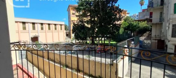 2 Schlafzimmer Wohnung in Portici, Italy, Nr. 31581 10