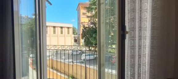 2 Schlafzimmer Wohnung in Portici, Italy, Nr. 31581 16