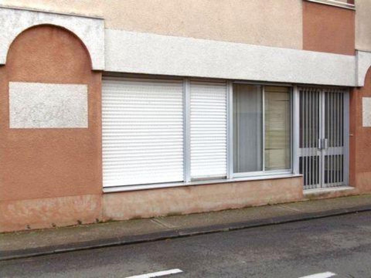 90m² Factory in Albi, France No. 21342