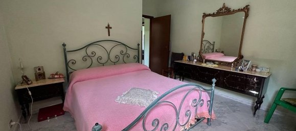 Casa de 12 divisões em Carini, Italy N.º 39309 50