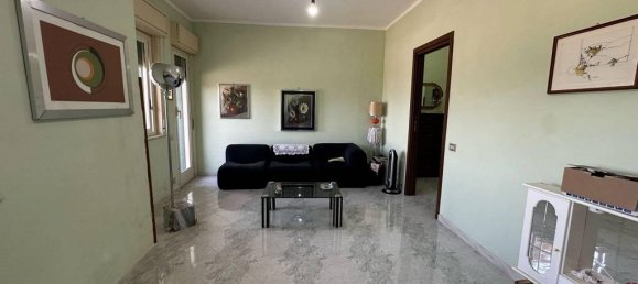 Casa de 12 divisões em Carini, Italy N.º 39309 48