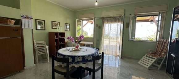 Casa de 12 divisões em Carini, Italy N.º 39309 39