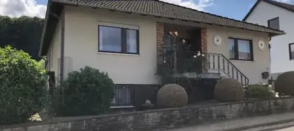 4 rooms Bungalow in Holzminden, Germany No. 368458 3