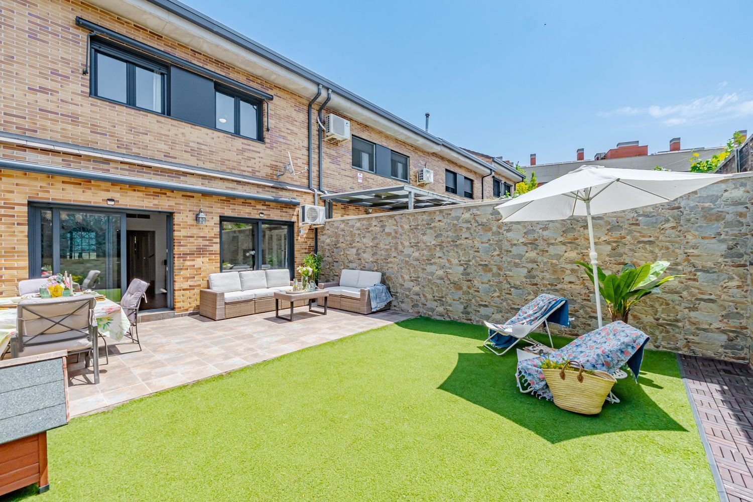 Дом с 4 спальнями в Гетафе, Испания № 139054