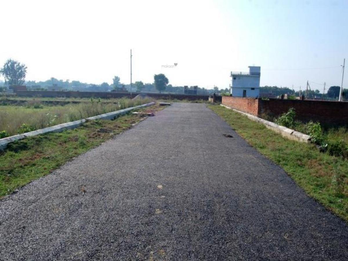  Land in Lucknow, India No. 32776