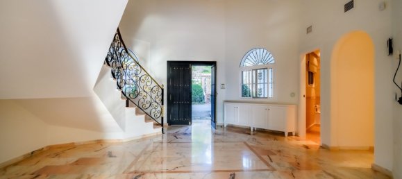 6 bedrooms Villa in Marbella, Spain No. 143525 14