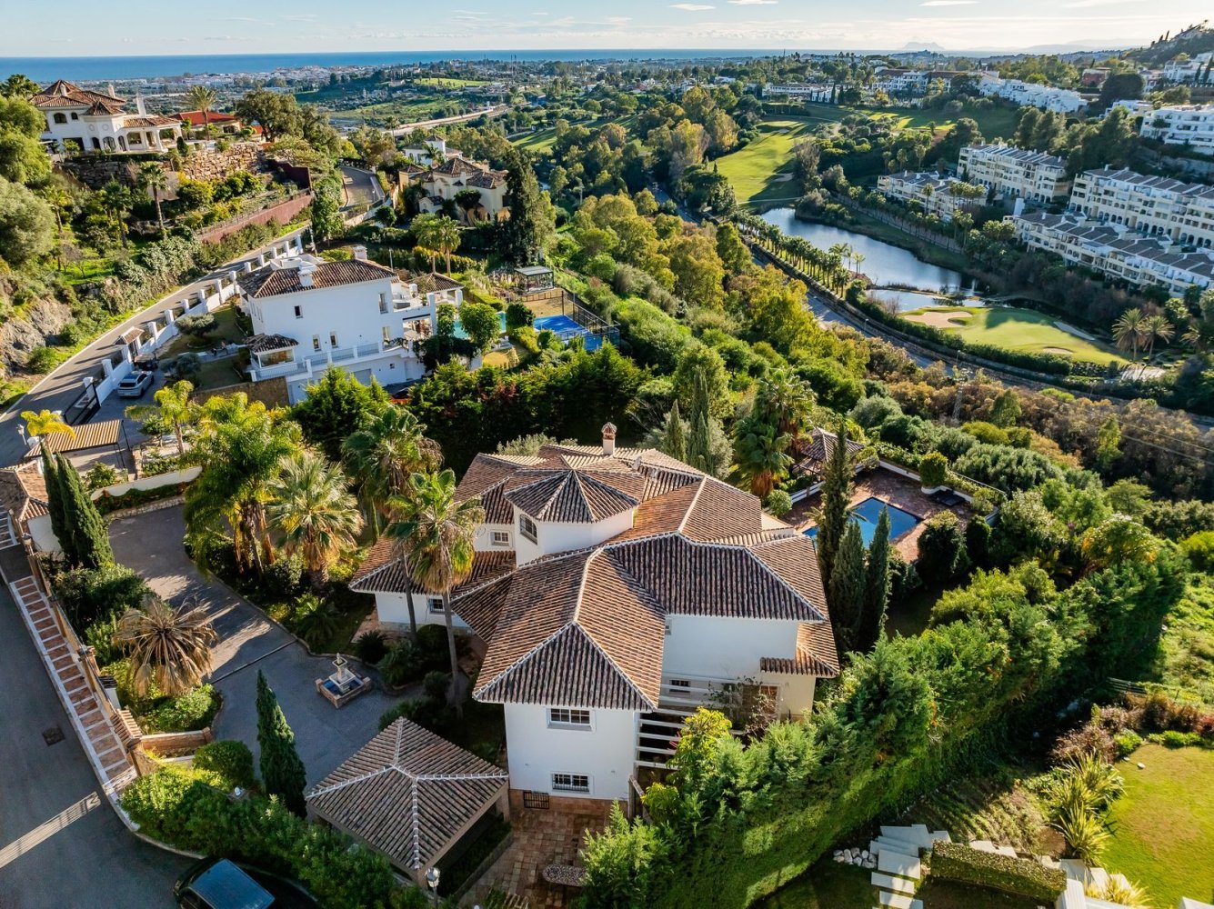 6 bedrooms Villa in Marbella, Spain No. 143525