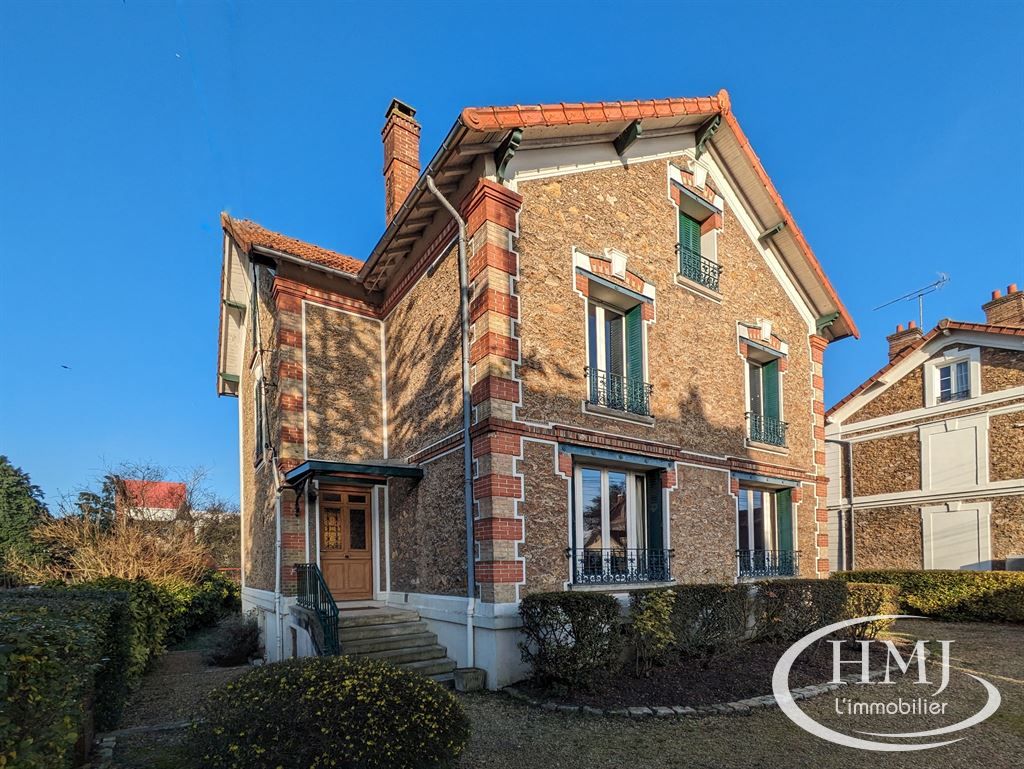 7 غرف نوم منزل في Corbeil-Essonnes, France رقم 140965