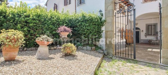 5 bedrooms Villa in Florence, Italy No. 324471 7