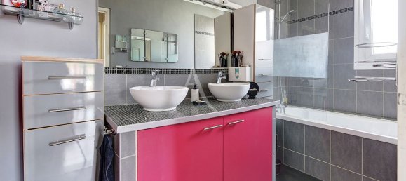 Apartamento de 4 dormitorios en Reims, France No. 253413 12