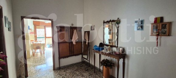 4 bedrooms Apartment in Torre Annunziata, Italy No. 340043 4