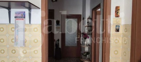 4 bedrooms Apartment in Torre Annunziata, Italy No. 340043 17