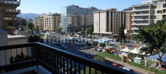 4 Schlafzimmer Wohnung in Palermo, Italy, Nr. 173009 2