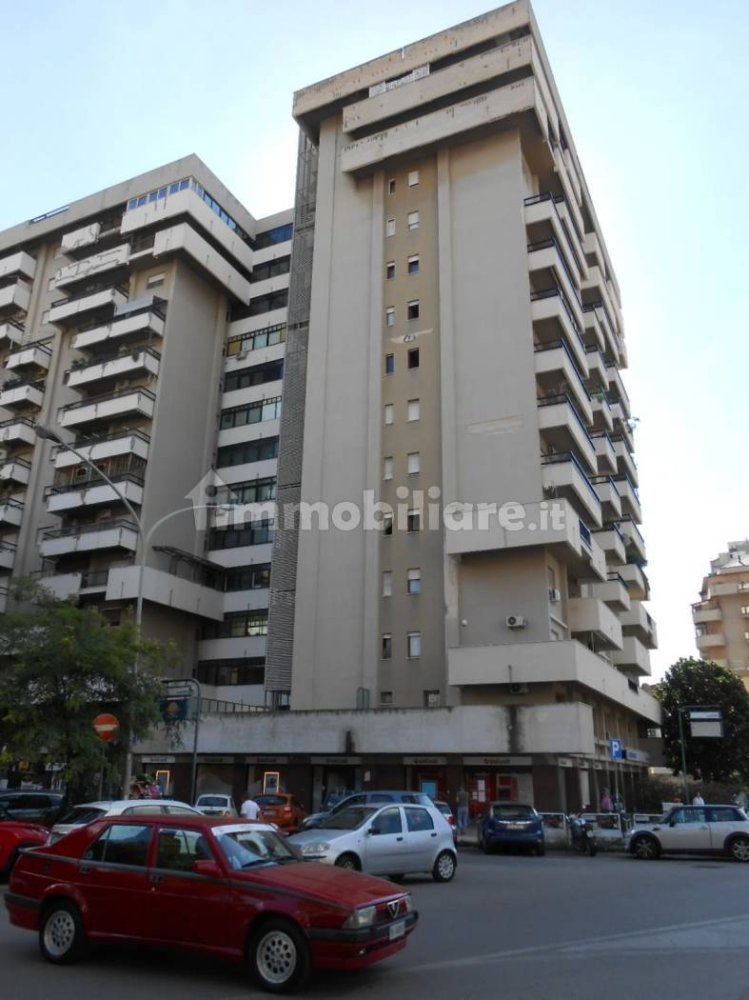 4 Schlafzimmer Wohnung in Palermo, Italy, Nr. 173009