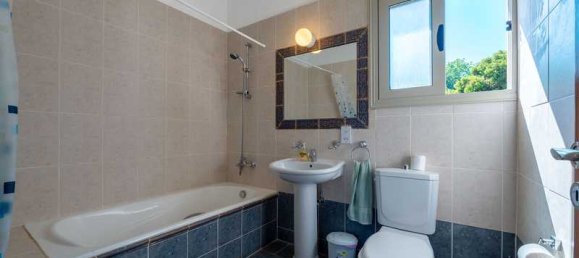 5 bedrooms Commercial property in Kissonerga, Cyprus No. 19519 12