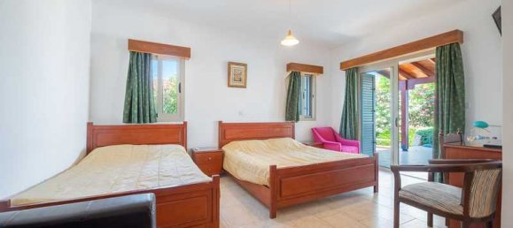 5 bedrooms Commercial property in Kissonerga, Cyprus No. 19519 11