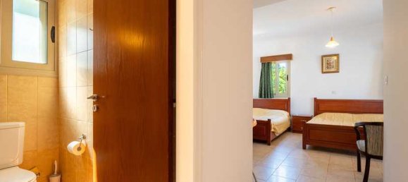 5 bedrooms Commercial property in Kissonerga, Cyprus No. 19519 13